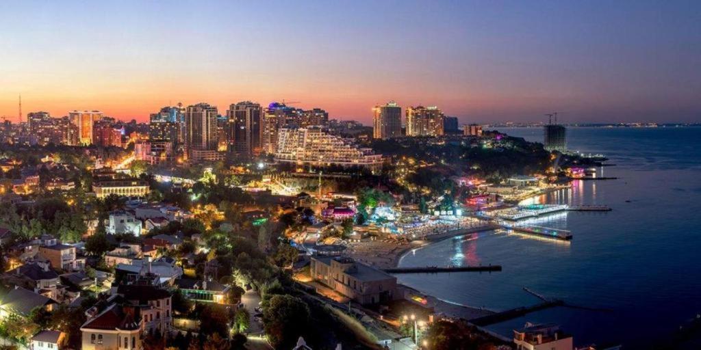 Lux- 2 спальні та вітальня в аркадії- укриття- море Odesa