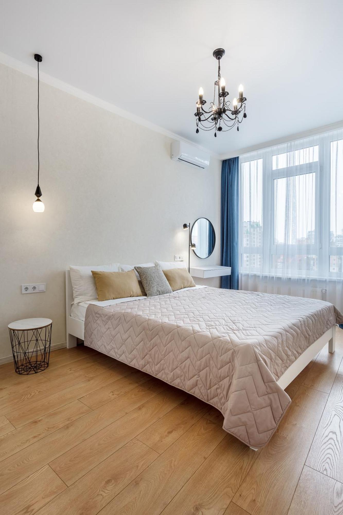 Apartment Lux- 2 спальні та вітальня в аркадії- укриття- море Odesa